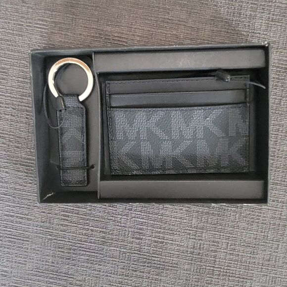Michael Kors Men's Slim Card Holder with Key Ring Pocket Size - Picture 8 of 12